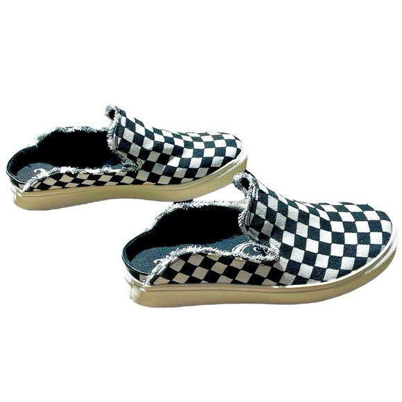 Very G: Checkered Slip-On Sneakers - Picture 3 of 5